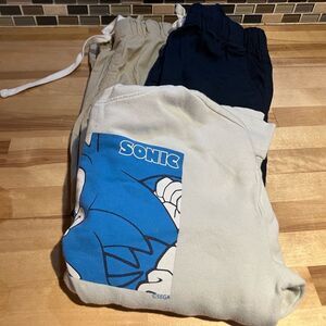 Boys winter bundle, size 14, includes 2 pants and 1 hoodie, excellent condition